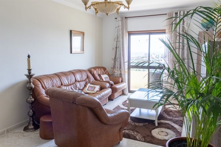 Image No.4-2 Bed Flat for sale