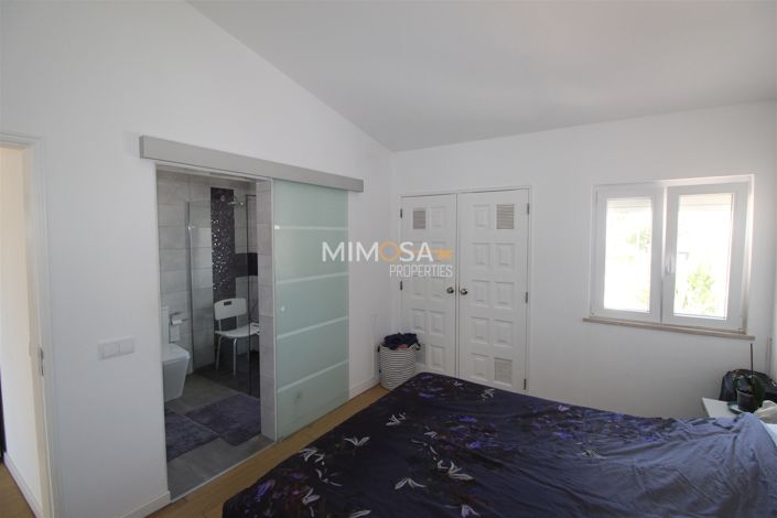 Image No.13-3 Bed Property for sale