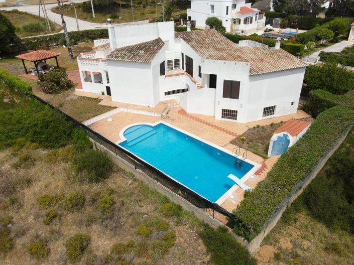 Image No.1-6 Bed House for sale