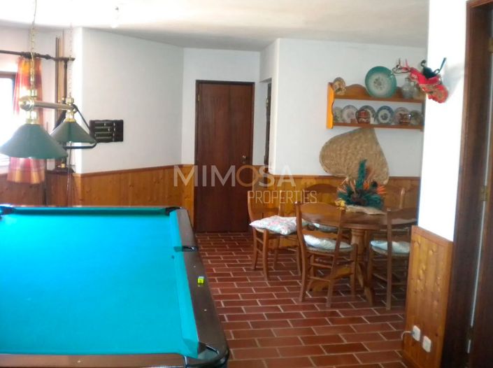 Image No.9-6 Bed House for sale