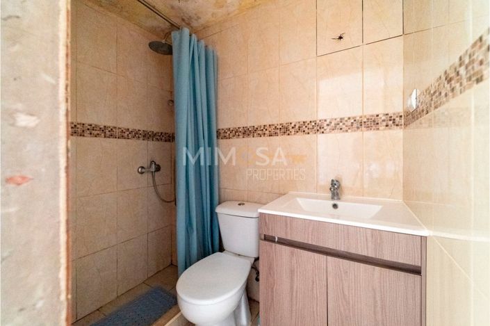 Image No.16-4 Bed House for sale