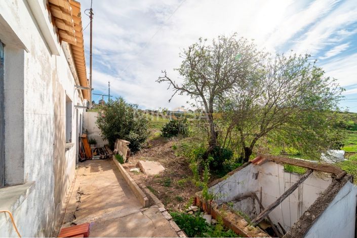 Image No.19-4 Bed House for sale