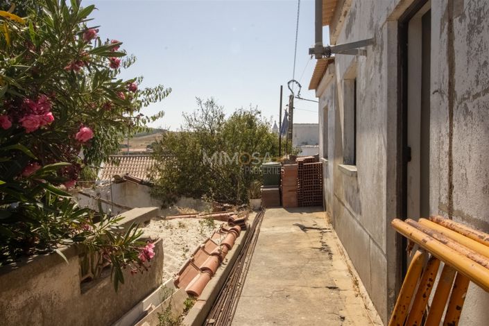 Image No.21-4 Bed House for sale