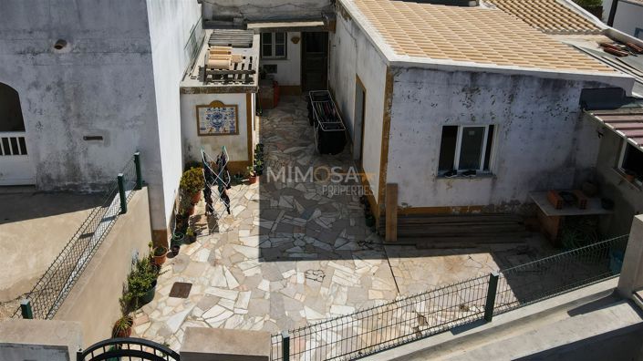 Image No.3-4 Bed House for sale