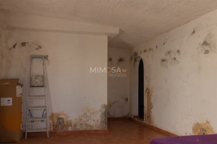 Image No.5-4 Bed House for sale