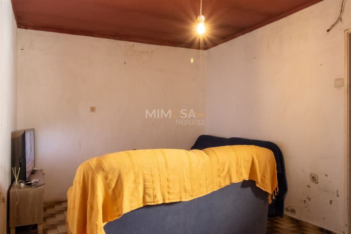 Image No.9-4 Bed House for sale