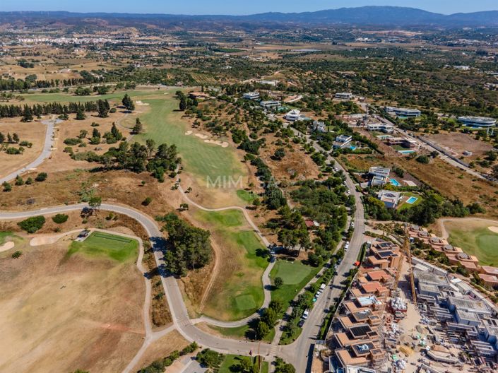 Image No.10-4 Bed Property for sale