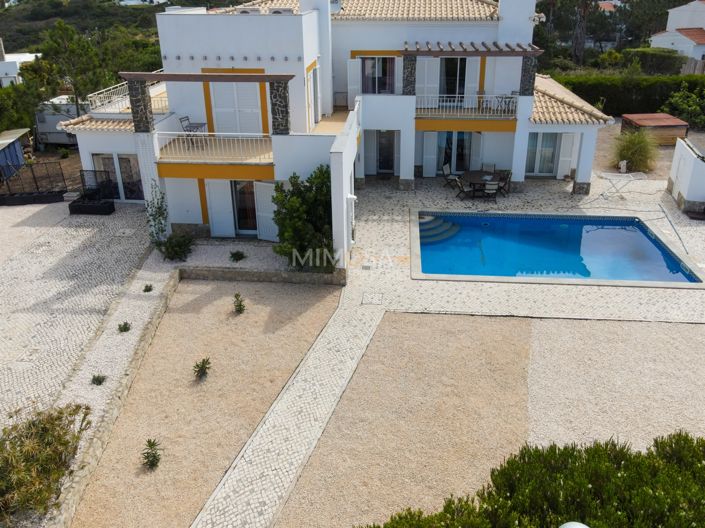 Image No.12-4 Bed House for sale