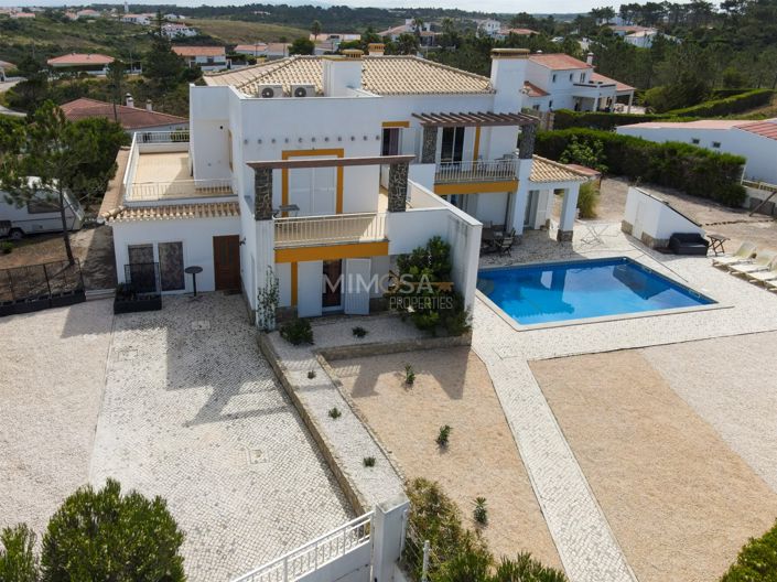 Image No.2-4 Bed House for sale