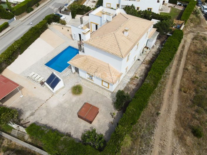 Image No.8-4 Bed House for sale