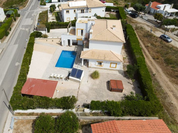 Image No.9-4 Bed House for sale