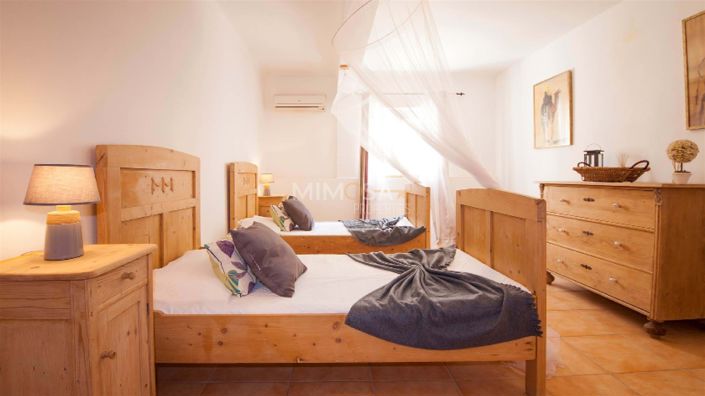 Image No.14-6 Bed House for sale