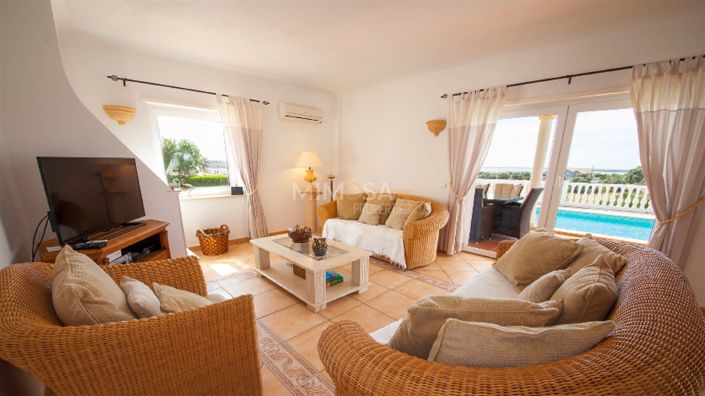 Image No.4-6 Bed House for sale