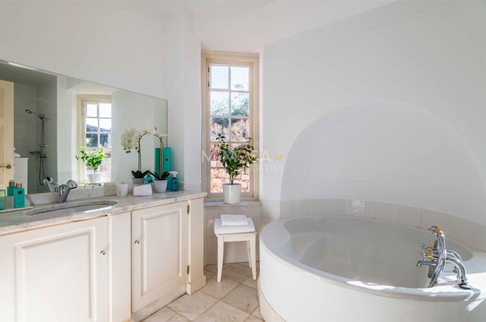 Image No.11-5 Bed House for sale