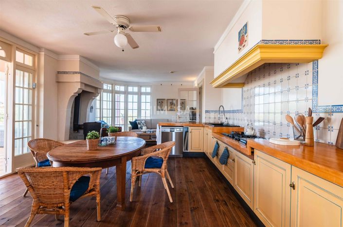 Image No.6-5 Bed House for sale