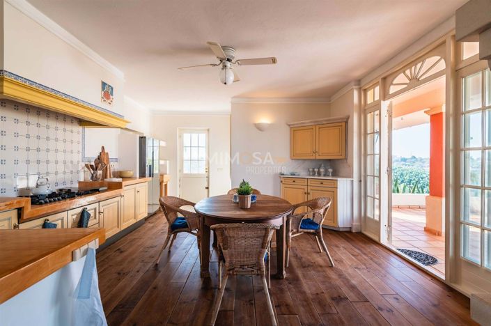 Image No.8-5 Bed House for sale