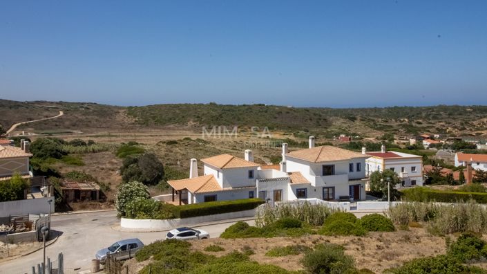 Image No.11-3 Bed Property for sale