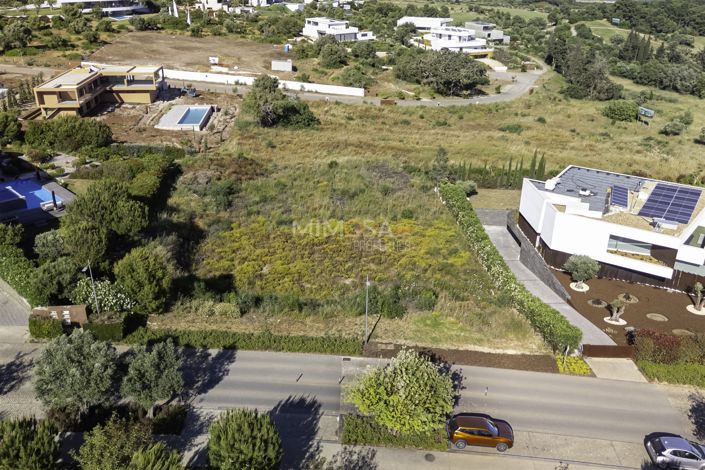 Image No.4-4 Bed Property for sale