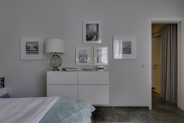 Image No.10-2 Bed House for sale