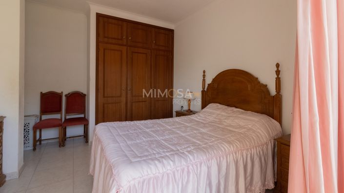 Image No.11-3 Bed Flat for sale