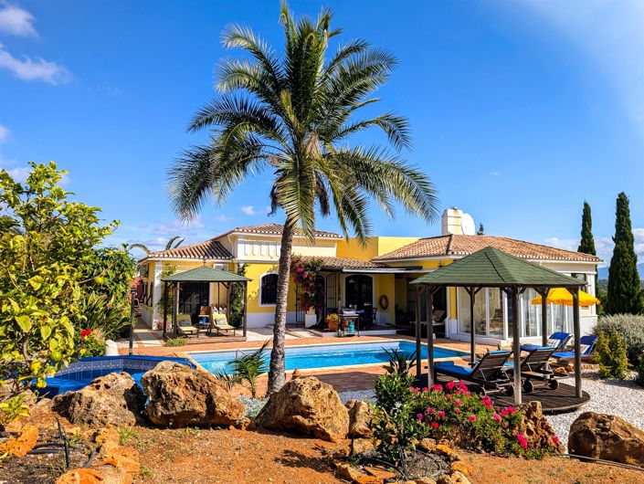 Image No.1-5 Bed House for sale