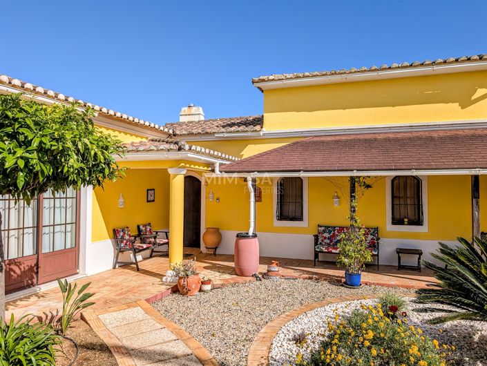 Image No.10-5 Bed House for sale