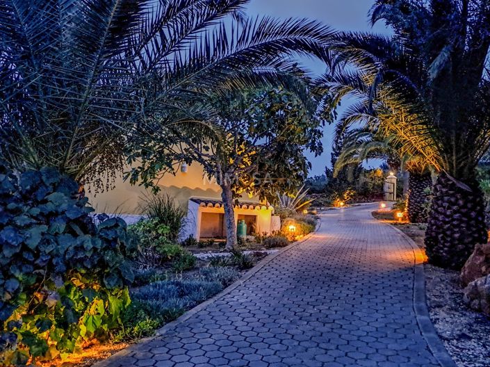 Image No.16-5 Bed House for sale