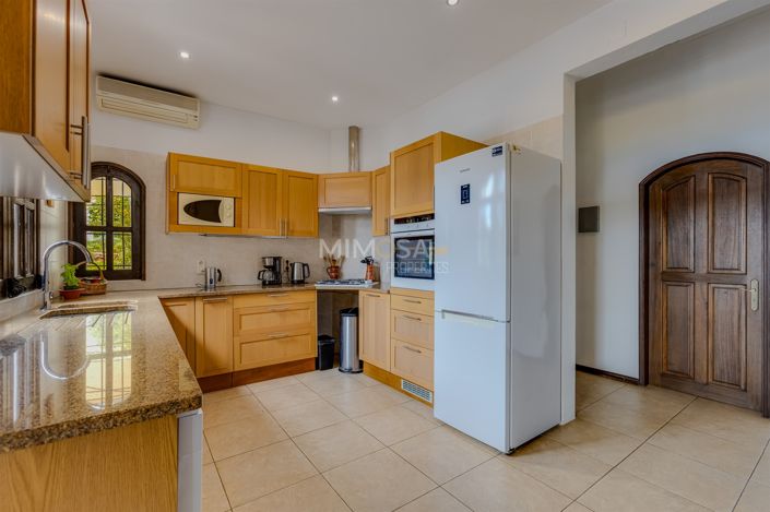 Image No.24-5 Bed House for sale