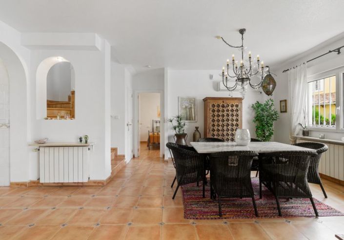 Image No.8-4 Bed Villa for sale