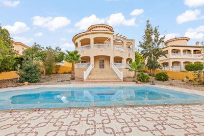 4 Bed Villa for sale
