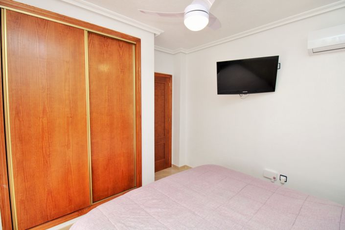 Image No.25-4 Bed Townhouse for sale