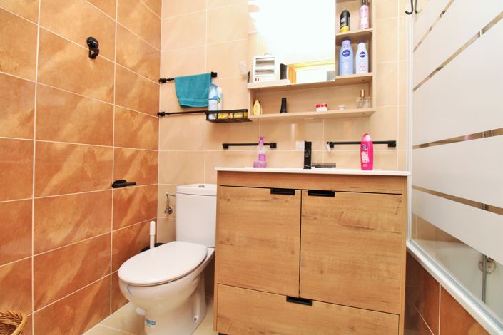 Image No.27-4 Bed Townhouse for sale