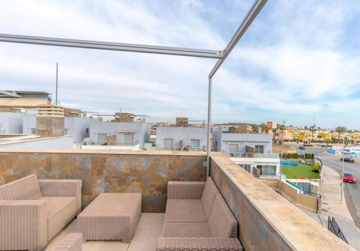 Image No.26-3 Bed Townhouse for sale