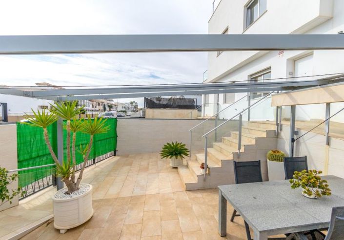 Image No.33-3 Bed Townhouse for sale