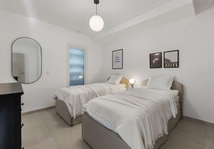 Image No.18-4 Bed Apartment for sale