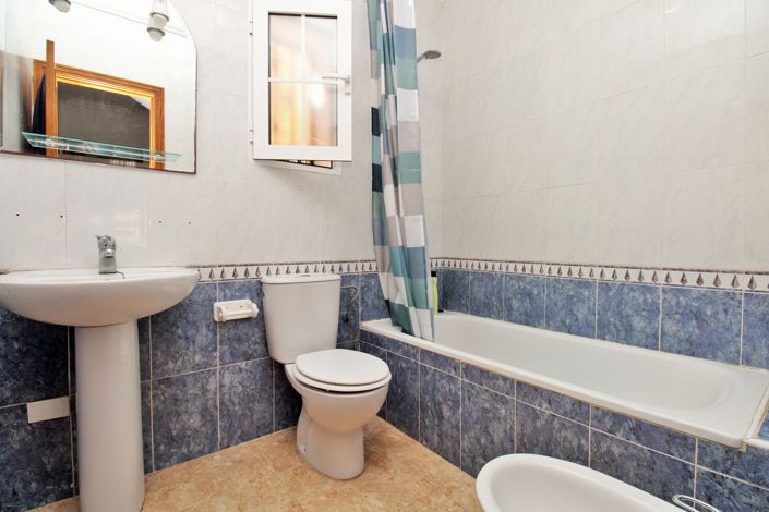 Image No.17-3 Bed Townhouse for sale