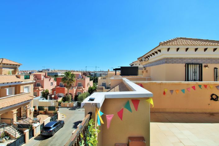 Image No.28-3 Bed Townhouse for sale