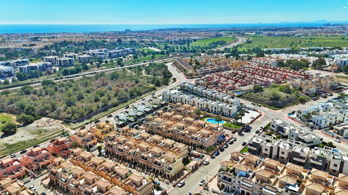 Image No.29-3 Bed Townhouse for sale