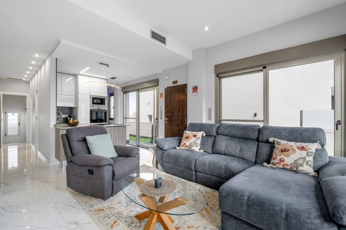 Image No.3-4 Bed Villa for sale