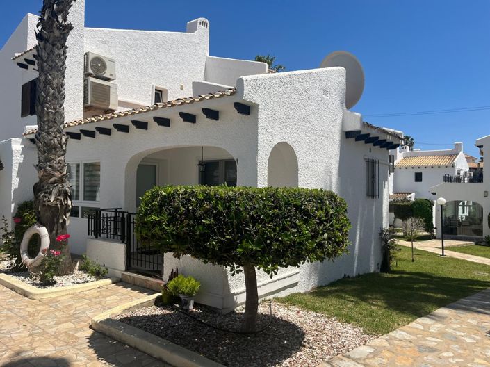 Image No.15-2 Bed Townhouse for sale