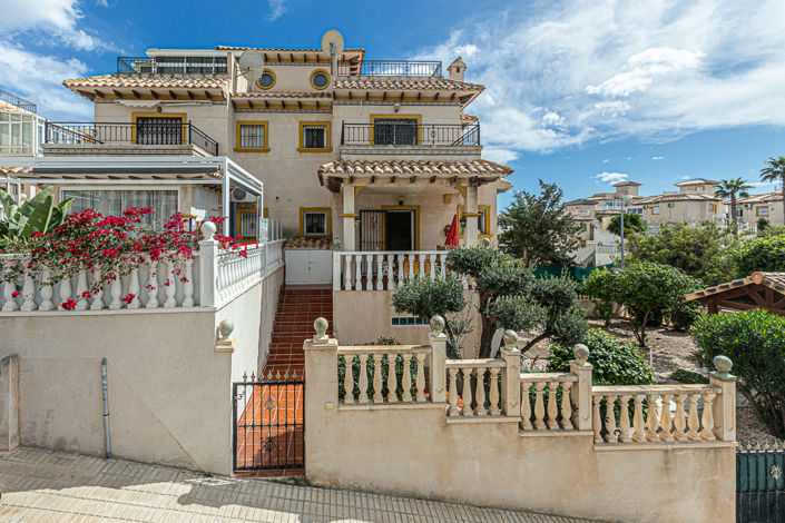 Image No.1-3 Bed Townhouse for sale