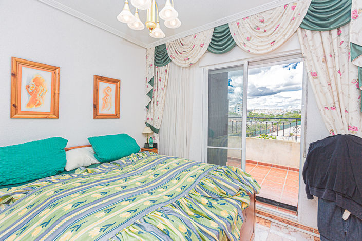 Image No.25-3 Bed Townhouse for sale