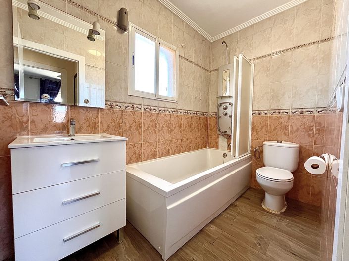 Image No.13-4 Bed Villa for sale