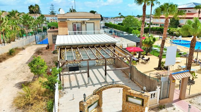 Image No.38-3 Bed Commercial for sale