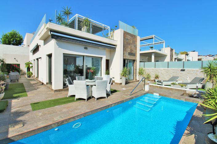 Image No.1-4 Bed Villa for sale