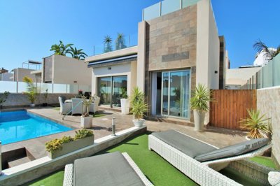 4 Bed Villa for sale