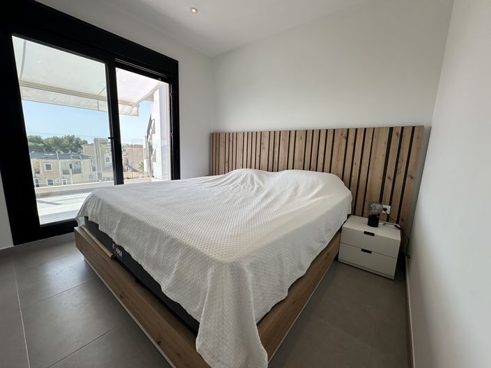 Image No.18-2 Bed Apartment for sale