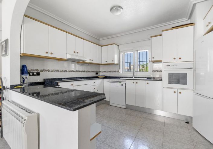 Image No.10-4 Bed Villa for sale