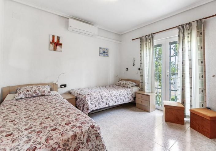 Image No.14-4 Bed Villa for sale