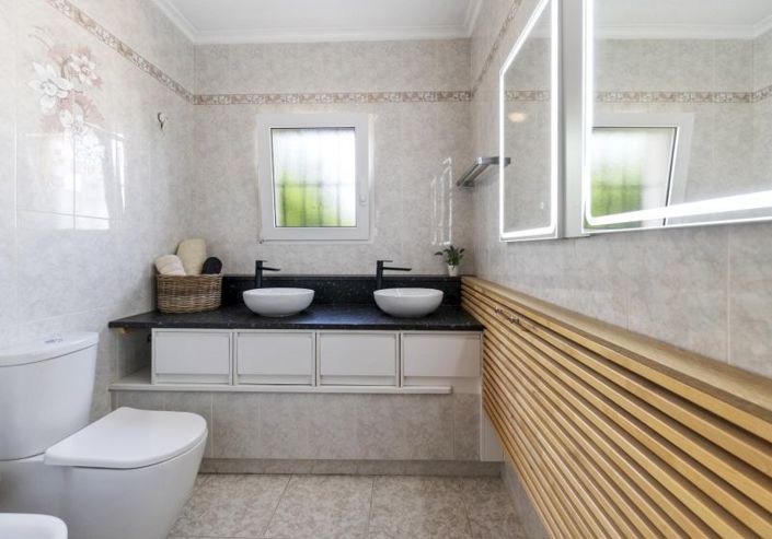 Image No.15-4 Bed Villa for sale